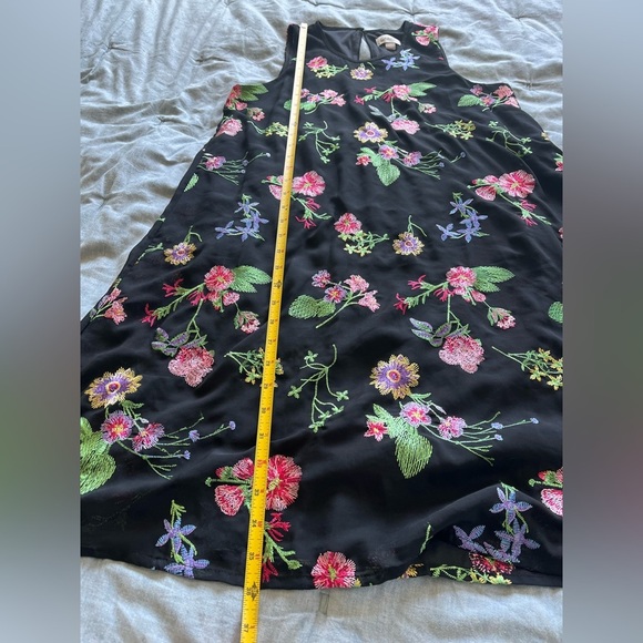 Calvin Klein Floral Embroidered Trapeze Shift Dress Size 10 Black Sleeveless - Picture 9 of 9